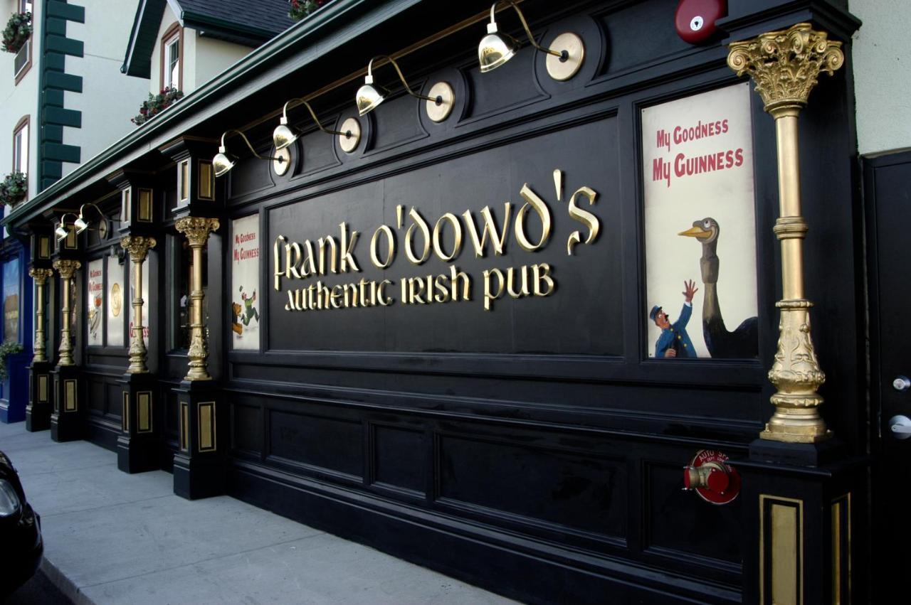 Irish Cottage Inn & Suites غالينا المظهر الخارجي الصورة