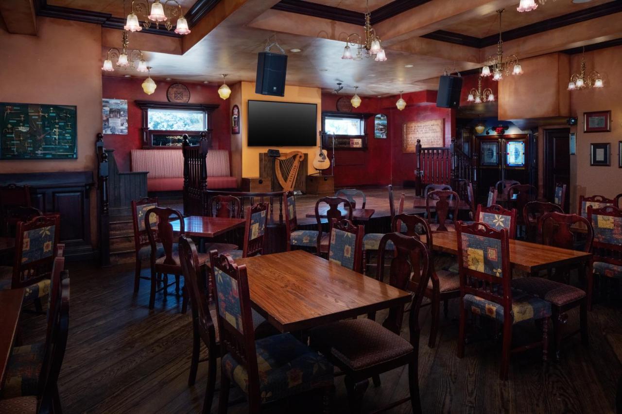 Irish Cottage Inn & Suites غالينا المظهر الخارجي الصورة