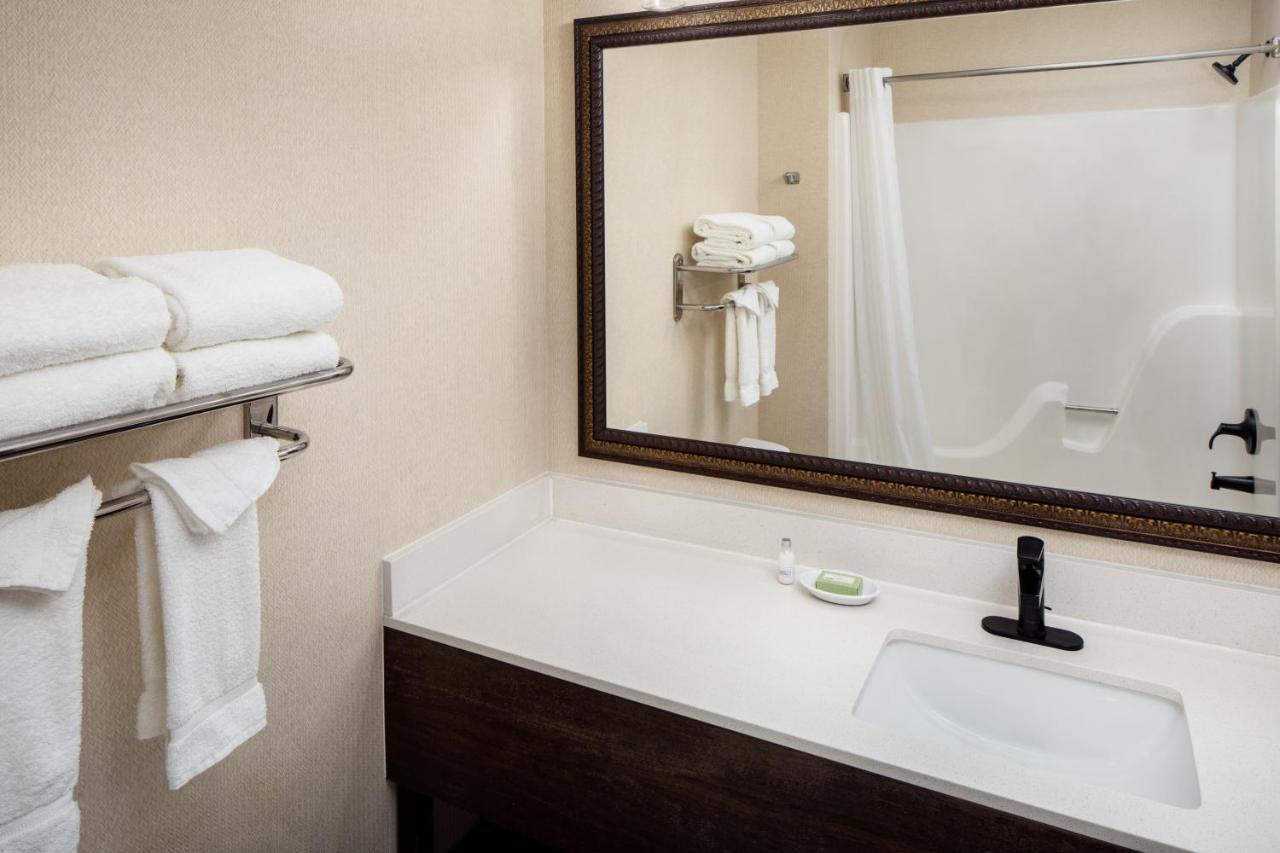 Irish Cottage Inn & Suites غالينا المظهر الخارجي الصورة