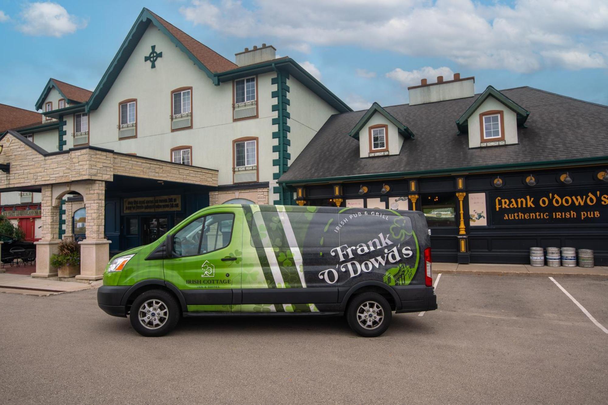 Irish Cottage Inn & Suites غالينا المظهر الخارجي الصورة
